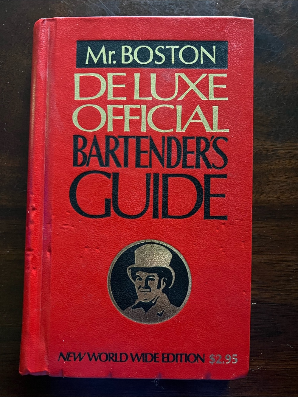 De Luxe Official Bartender's Guide